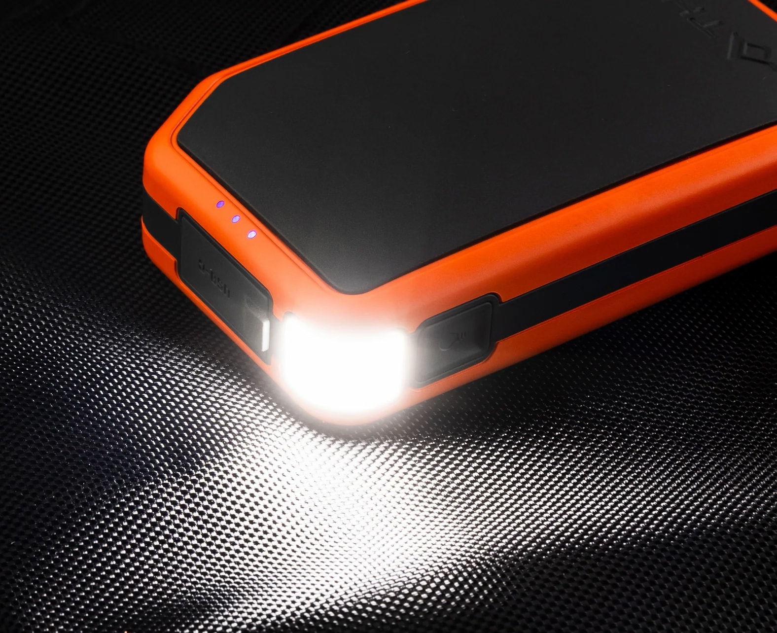 THA-HND-0009_RC-5K-Handwarmer-Light_Web-Graphic_LE