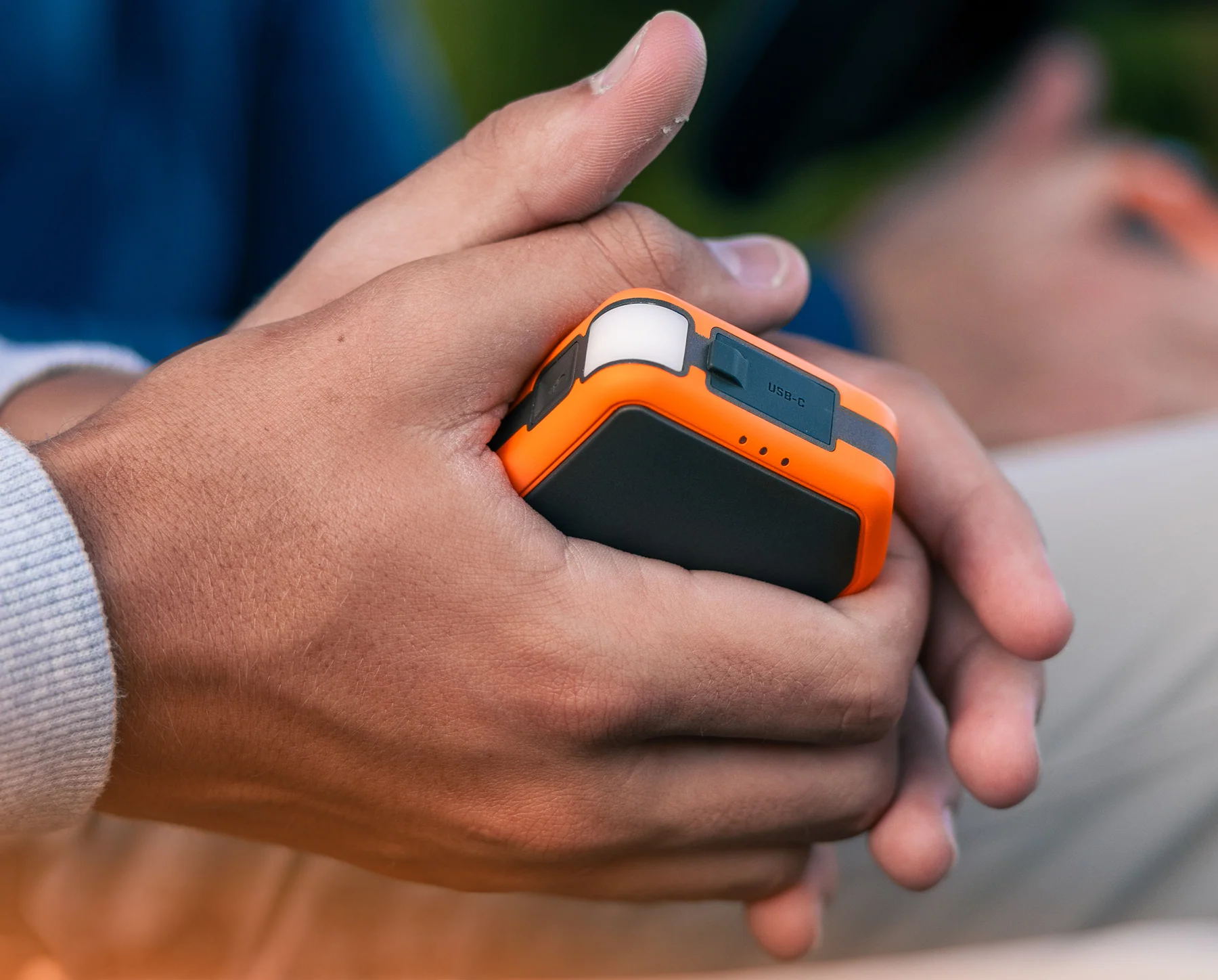 THA-HND-0009_RC-5K-Handwarmer-Light_Web-Graphic_Do